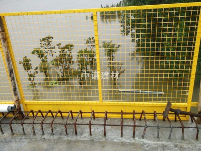 基坑臨邊防護(hù)欄-02